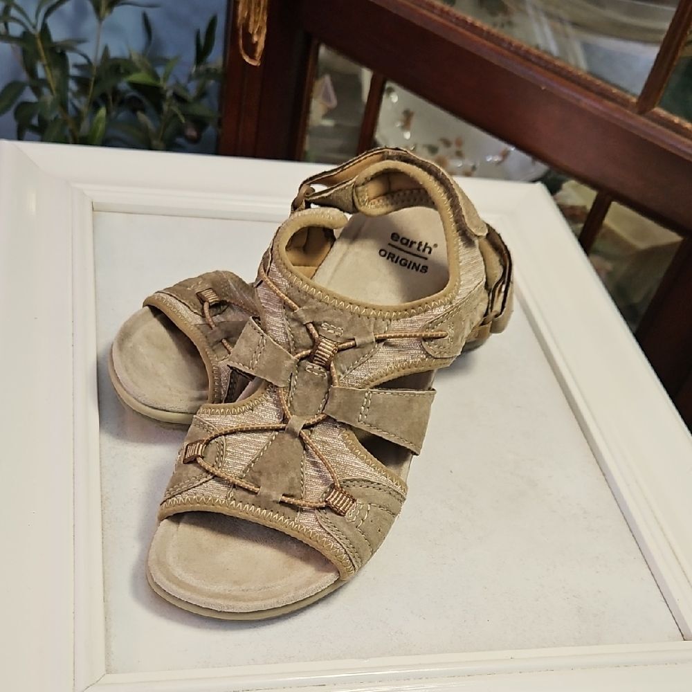 Earth Origins Beige Leather Strappy Sandals - Size 8.5 - Comfort Walking Shoes